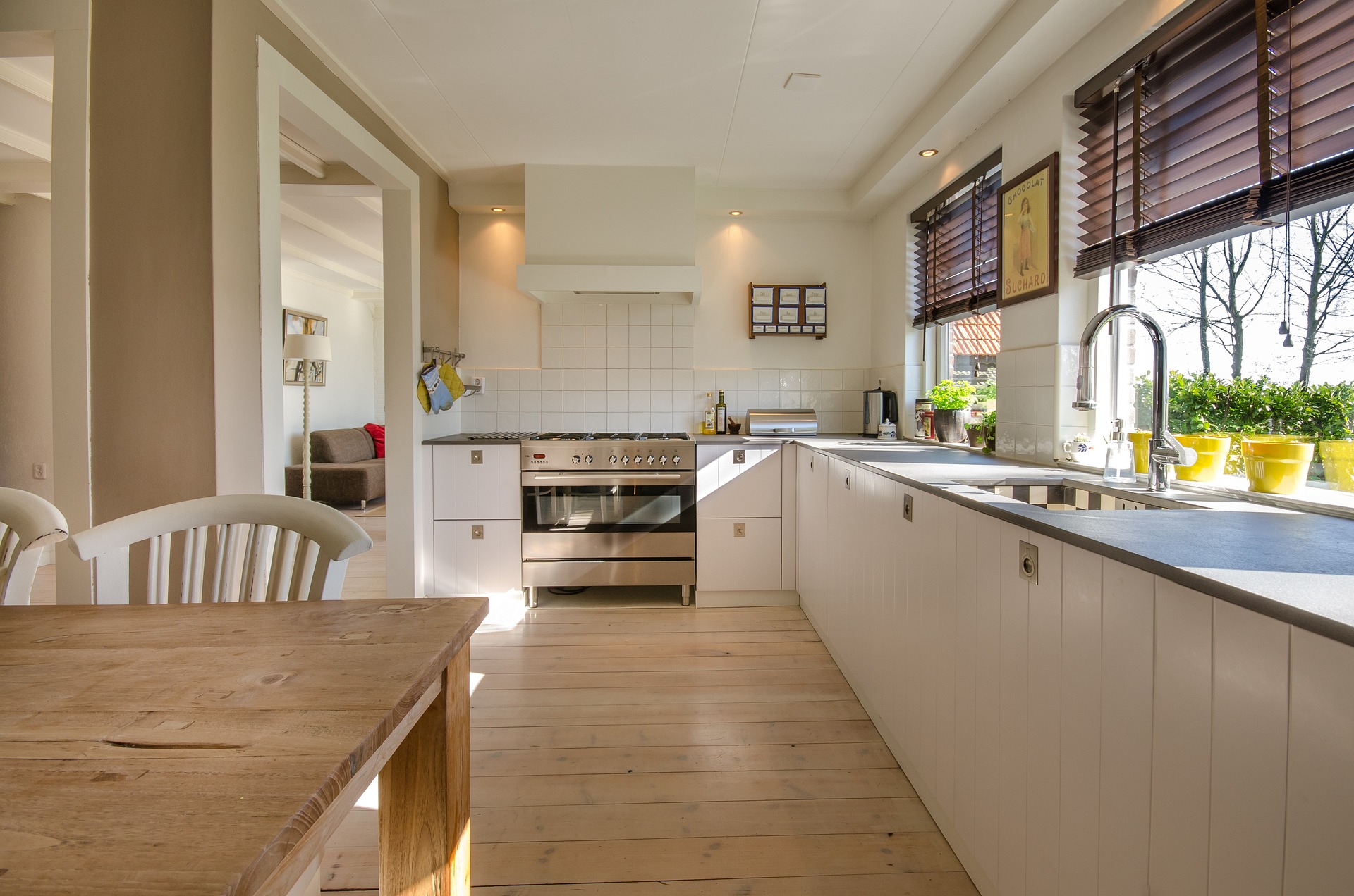 Małe obrazki do kuchni: Dodaj więcej uroku do swojej przestrzeni